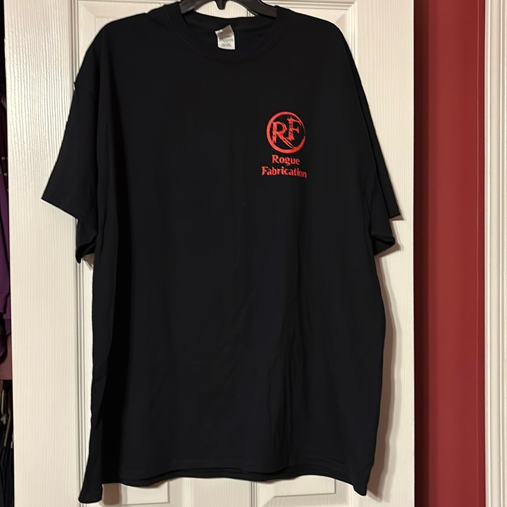 New rogue fab black t shirt with red print size 2XL